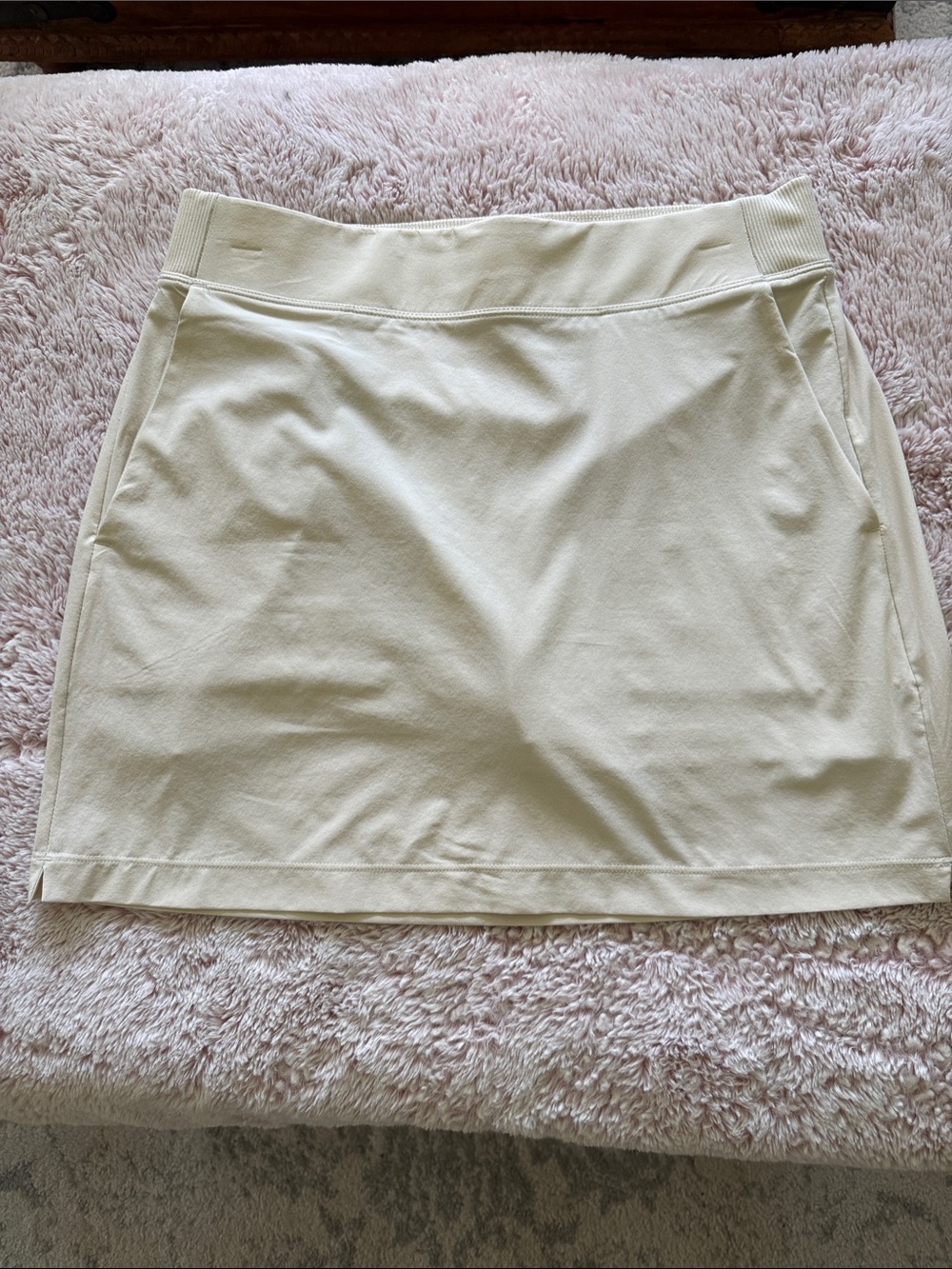 Athleta Cream Mini Pull-On Skort